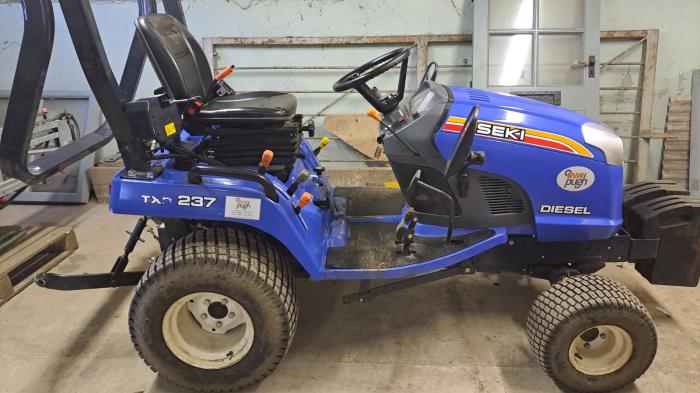 Used Iseki TXG237 Tractor