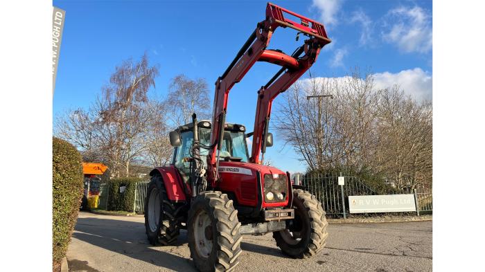 Used Massey Ferguson 5470 Dyna 4 tractor