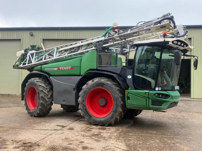 Used Fendt 645 Rogator with 28m booms