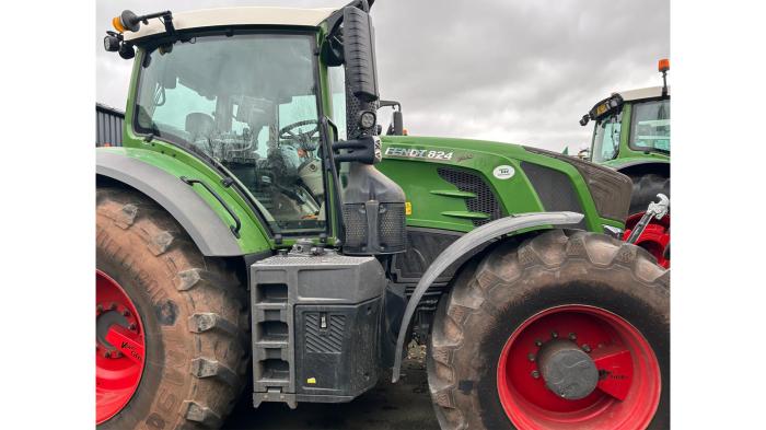 Used Fendt 824 Vario S4 Profi Plus tractor