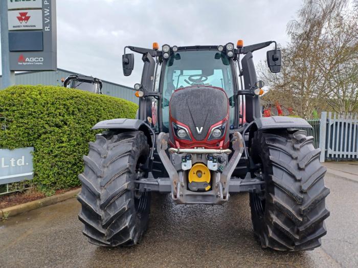 valtra T174N Tractor