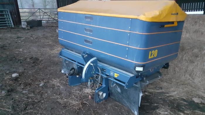 Used KRM L20 fertiliser spreader